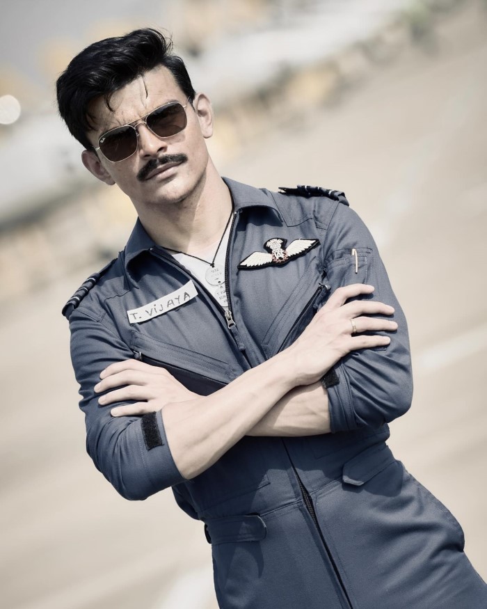 Sky Force Actor Veer Pahariya On Her Parents Smriti And Sanjay Pahariya Divorce