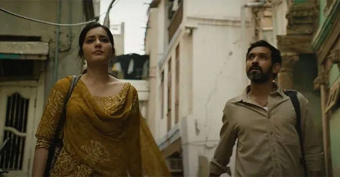 The film follows Samar Kumar (Vikrant Massey), a journalist investigating the 2002 Godhra train burning incident. His quest for truth uncovers deep-seated issues and puts him in danger.