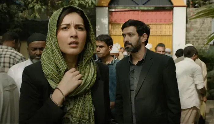 Alongside Vikrant Massey, Raashii Khanna stars as Amrita Gill, another journalist who continues Samar's investigation, adding depth to the narrative with her compelling performance.