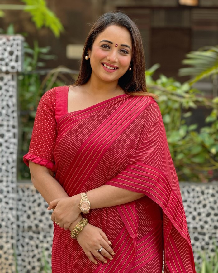 Rani Chatterjee: A popular Bhojpuri actress, Rani Chatterjee has starred in numerous successful films and is known for her versatile acting skills.