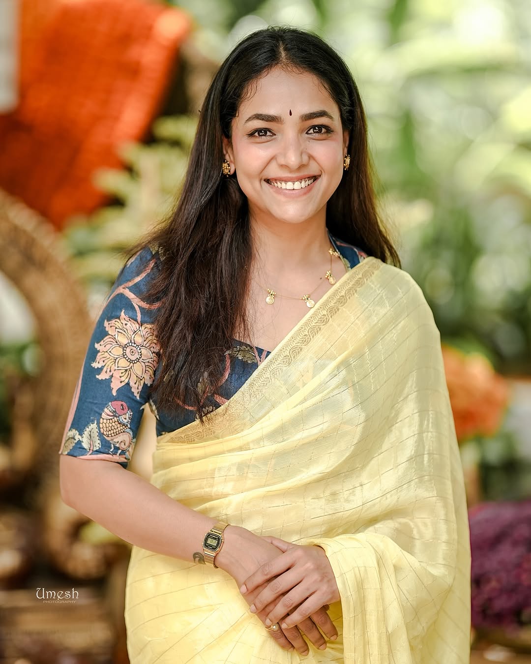 Anupama Gowda: Anupama is another prominent name in the Kannada TV industry. Her charm and engaging hosting skills