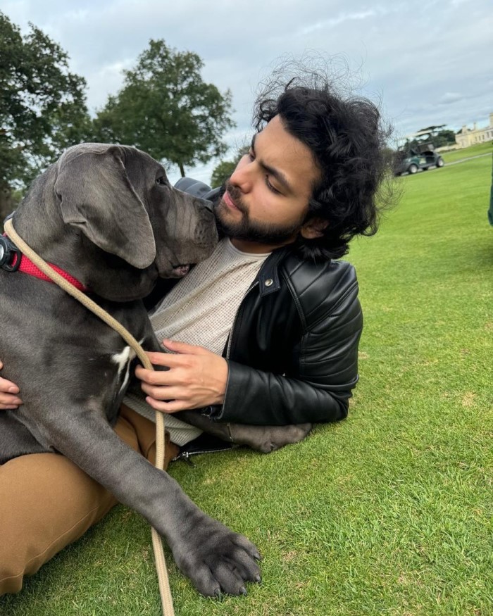 Personal Life: Veer is active on Instagram with 196k followers and was previously in a relationship with Sara Ali Khan, who plays his onscreen wife in 