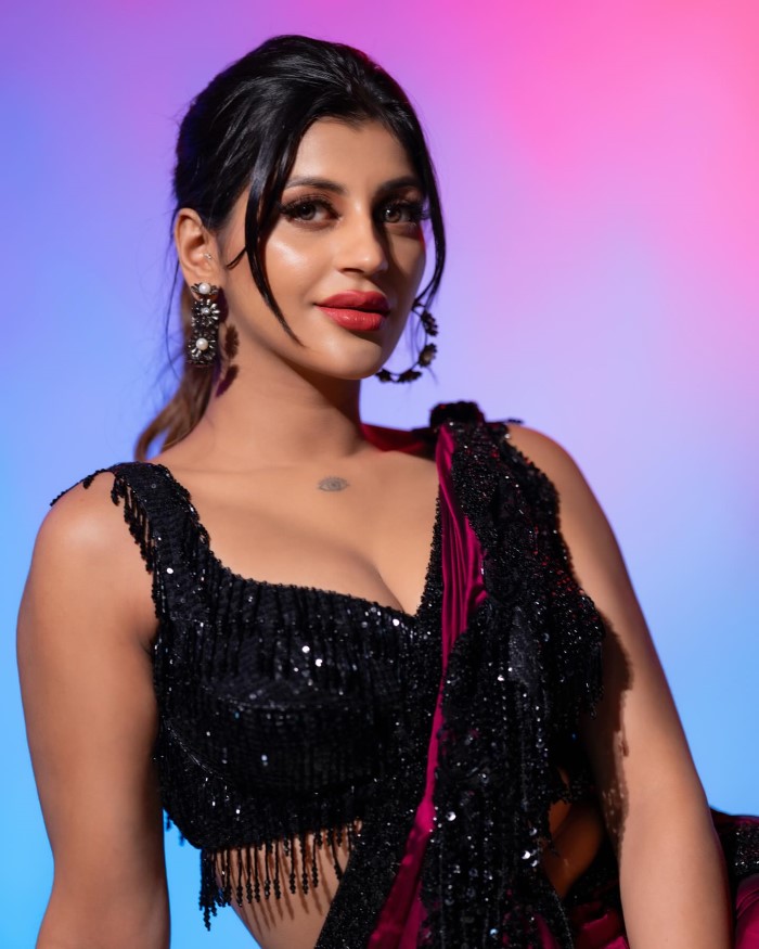 Yashika Aannand's Glamorous Saree Look – A Stunning Blend Of Elegance And Boldness