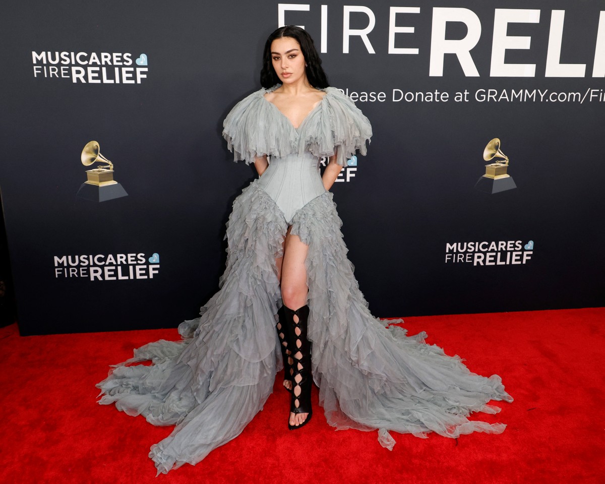 Charli XCX's Fashion-Forward Look at the 67th Annual GRAMMY Awards