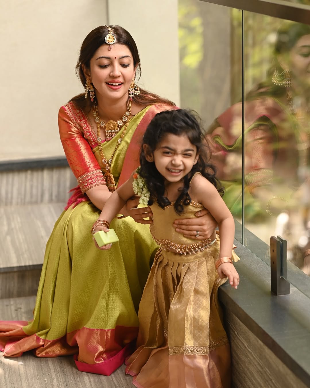 Actress Pranitha Subhash latest photos with her daughter Arna goes viral