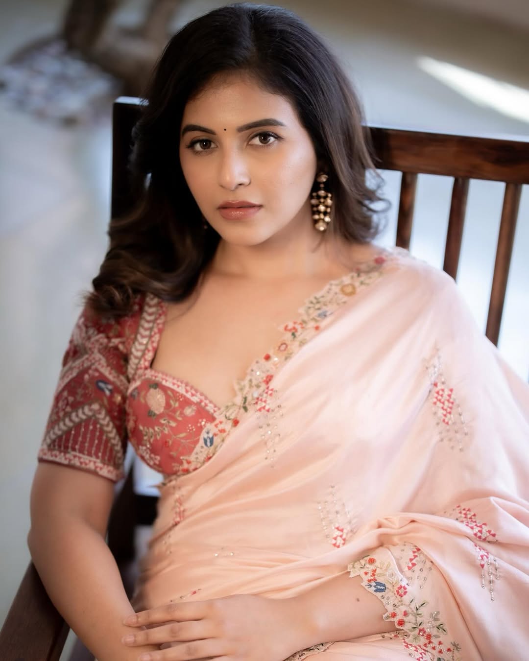 Anjali’s Elegant Saree Look: Graceful Fashion with a Modern Twist