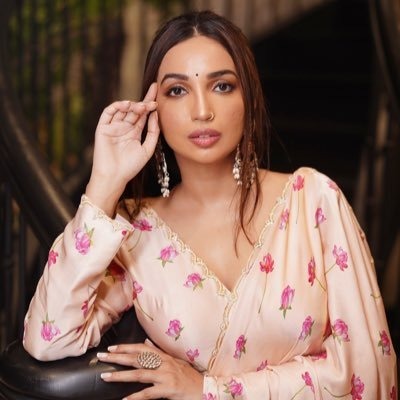 Kanika Dhillon is known for her engaging novels like Bombay Duck Is A Fish, Shiva & The Rise Of Shadows, and The Dance Of Durga.