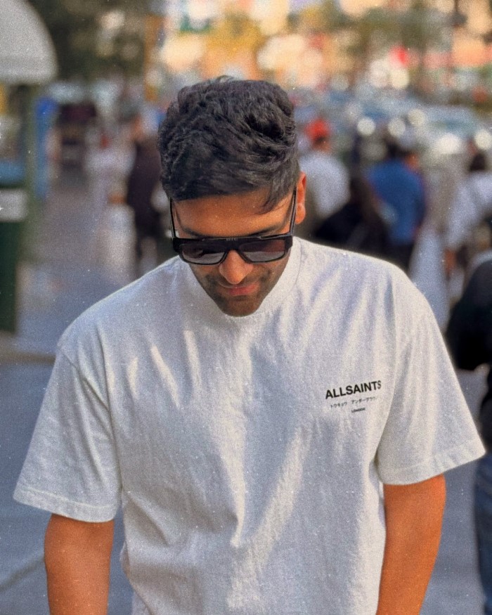 Guru Randhawa Injured During 