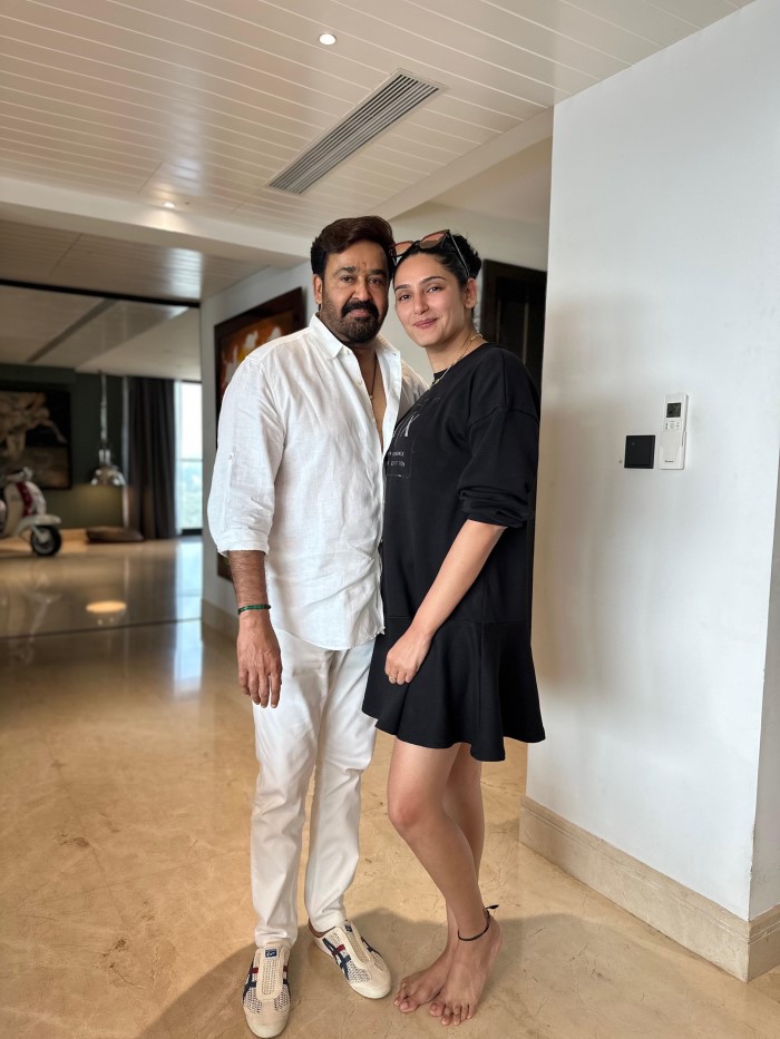 Kannada actress Ragini Dwivedi had lunch with Mohanlal at the Cochin house