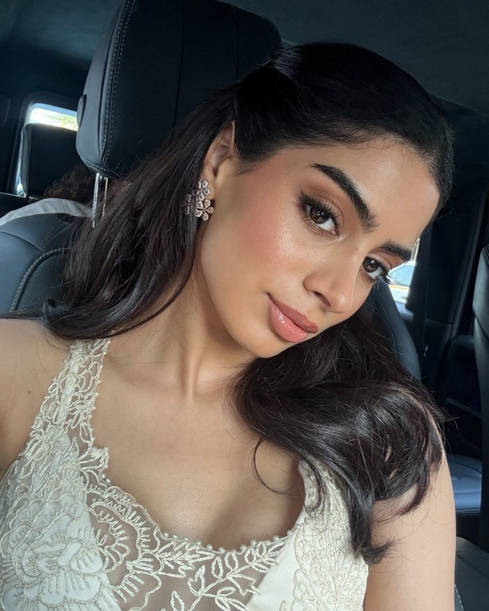 Khushi Kapoor reveals people make fun of her looks in her childhood comparison with sridevi janhvi Kapoor