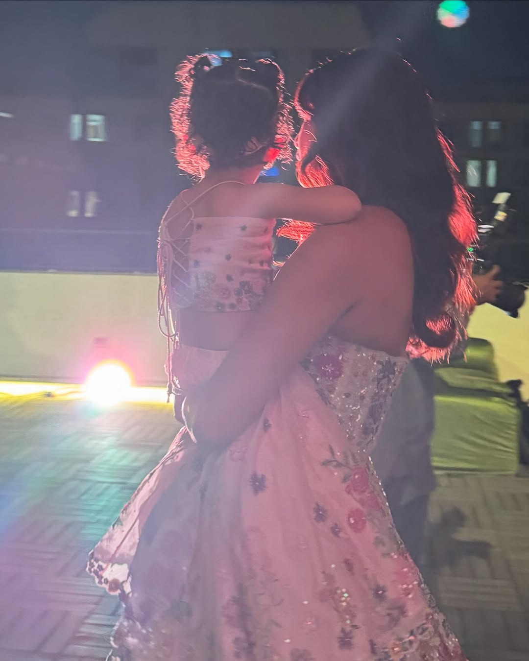 Priyanka Chopra Shares Inside Pictures of Siddharth Kapoor's Mehndi Ceremony