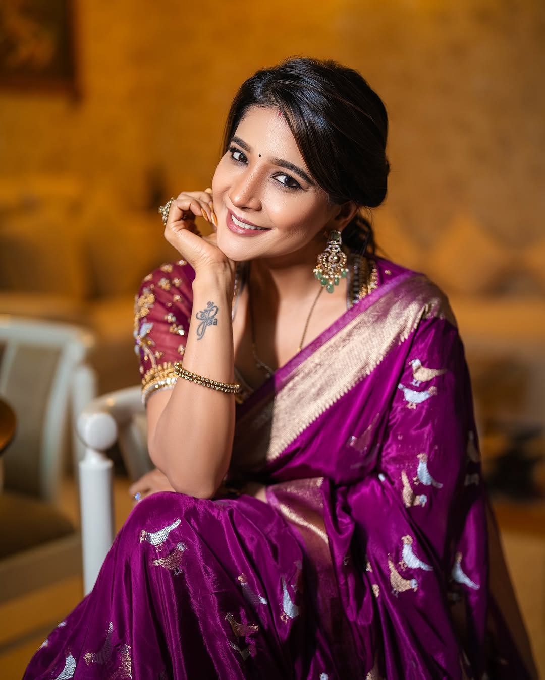 Sakshi Agarwal Shares Adorable Post With Husband Navneet Draping Her Saree