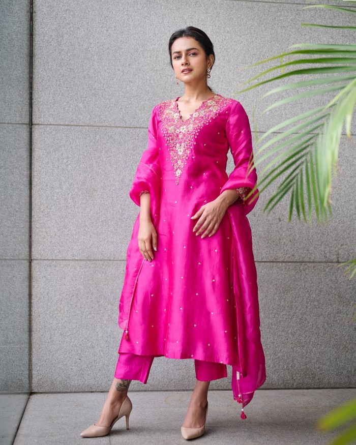 Shraddha Srinath's beautiful photoshoot in a pink salwar suit