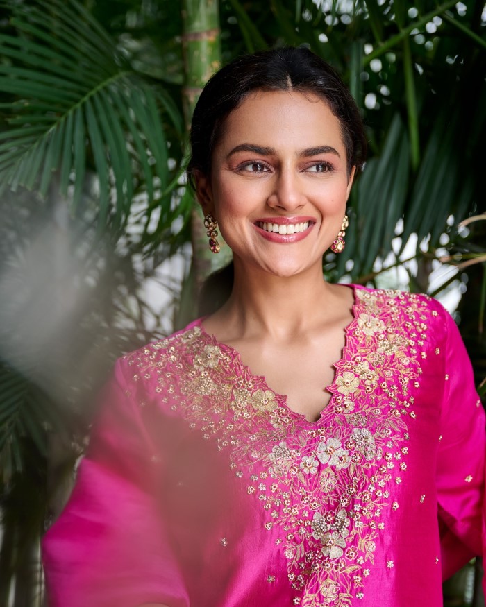 Shraddha Srinath's beautiful photoshoot in a pink salwar suit