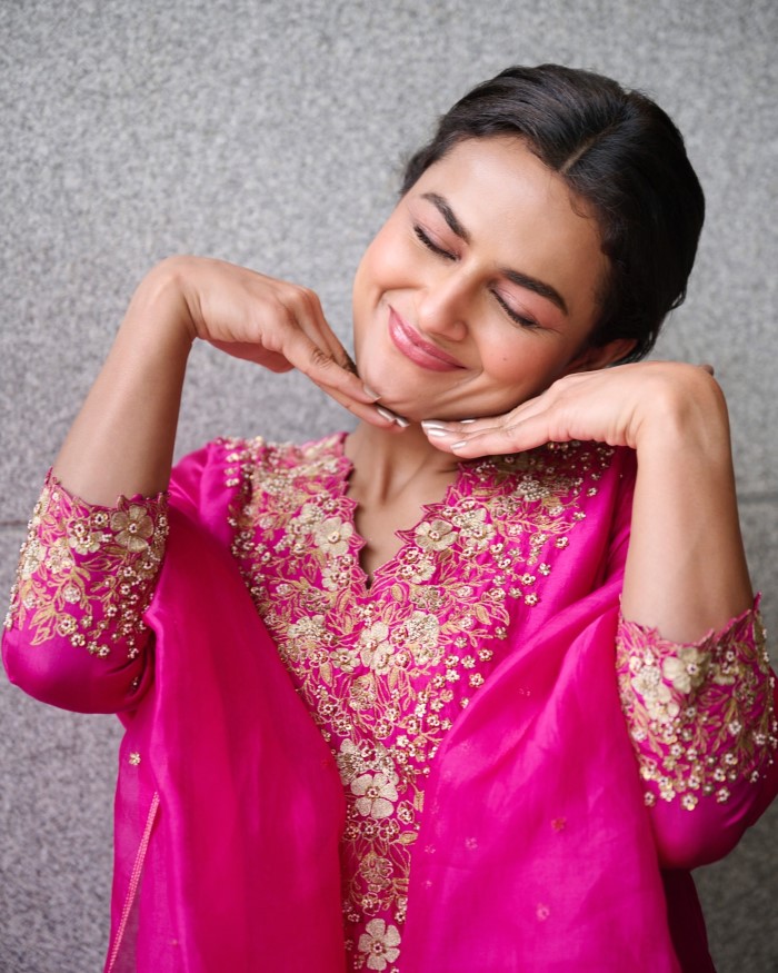 Shraddha Srinath's beautiful photoshoot in a pink salwar suit