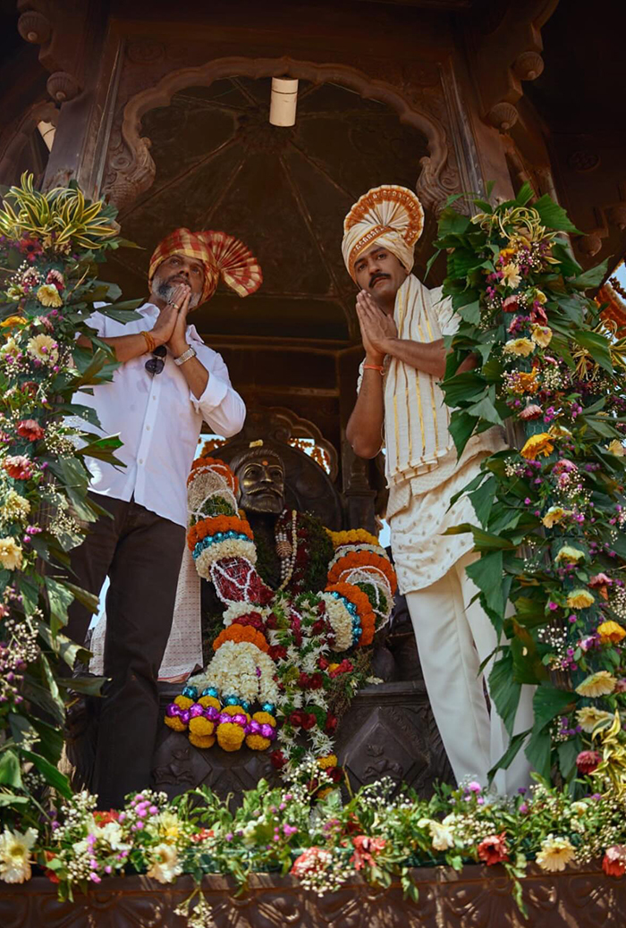 icky Kaushal Visits Raigad Fort for Chhatrapati Shivaji Maharaj's Birth Anniversary