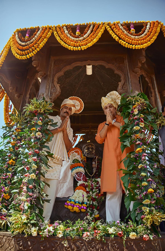 icky Kaushal Visits Raigad Fort for Chhatrapati Shivaji Maharaj's Birth Anniversary
