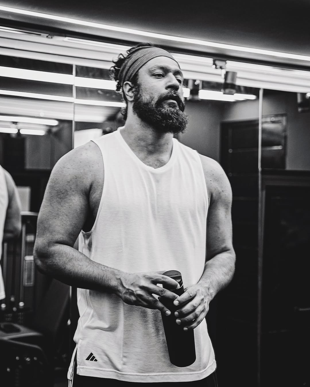 Vicky Kaushal has undergone a significant physical transformation, weighing in at 100 kg for his role.