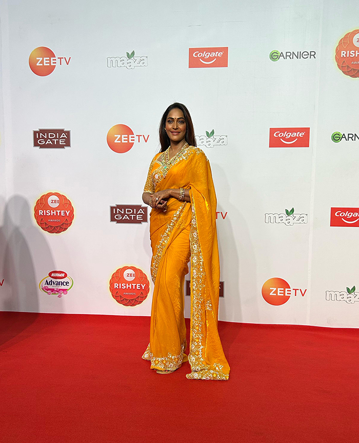 Rajashree Thakur aka Avani looking gorgeous in a yellow saree at the red carpet of Zee Rishtey Awards 2025