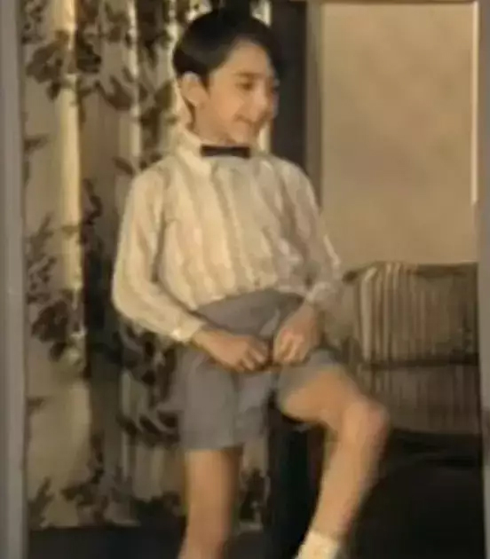 First Childhood Role: Aamir Khan's debut as a child artist was in the iconic film Yaadon Ki Baaraat (1973)
