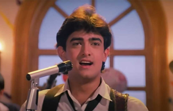 First Award: For his performance in Qayamat Se Qayamat Tak, Aamir won the Filmfare Award for Best Male Debut, marking the beginning of his award-winning career.