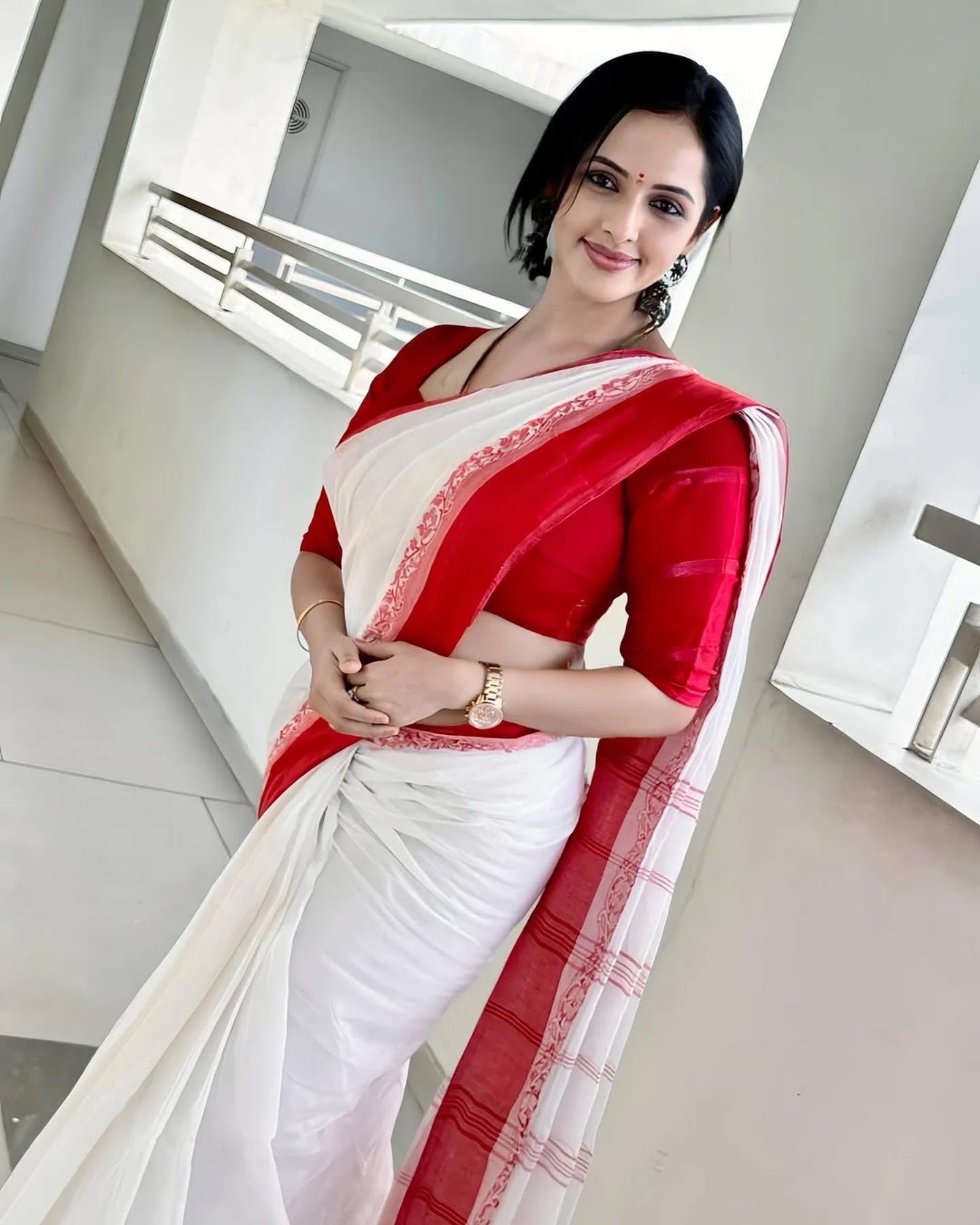 Actress Jyothi Poorvaj Serves Fiery Look In white Saree