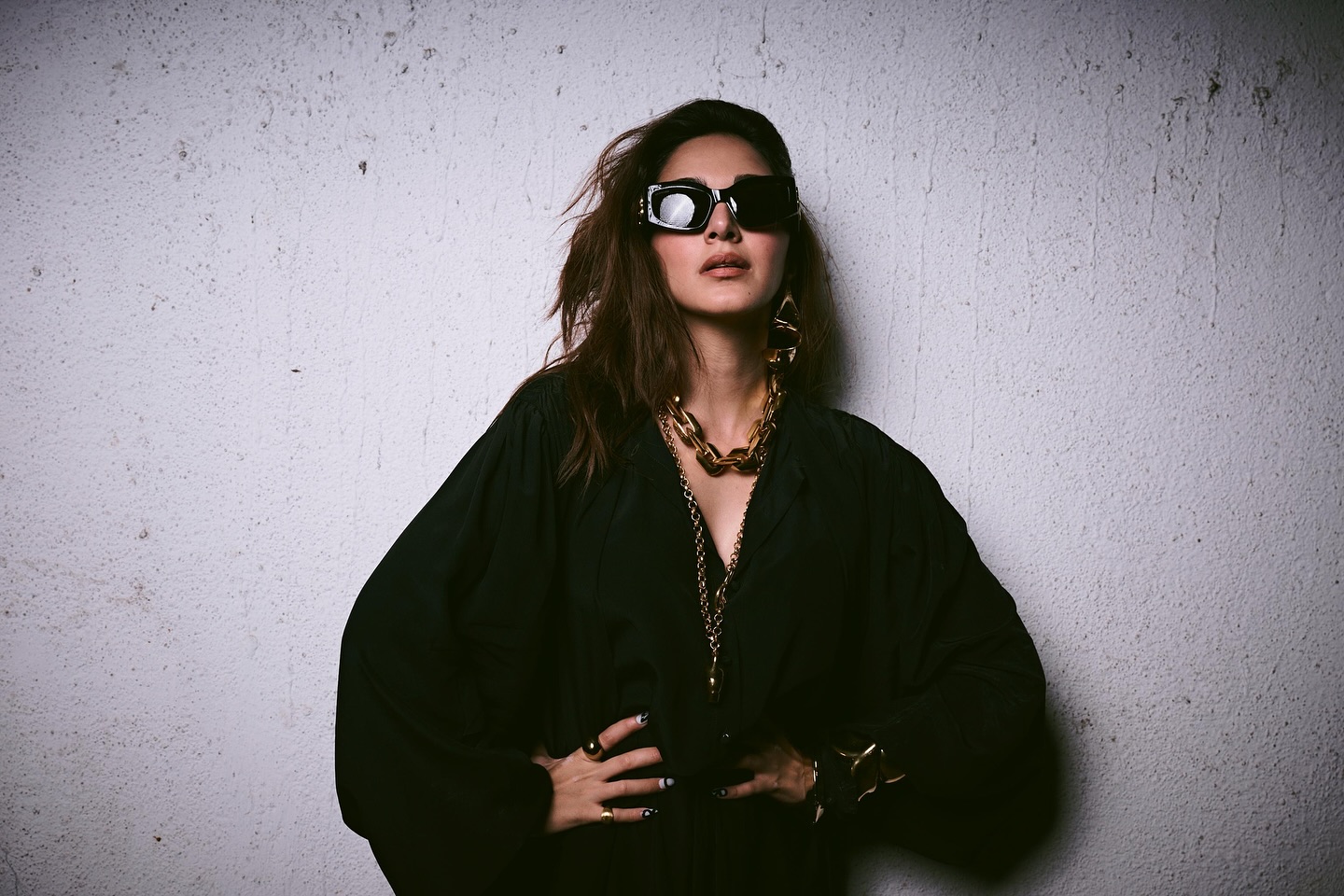 Toxic (2025): Directed by Geethu Mohandas, this gripping tale is set in the coastal paradise of Goa, where a powerful drug cartel operates behind a facade of sun-soaked beaches and vibrant culture. The film stars Yash and Kiara Advani.