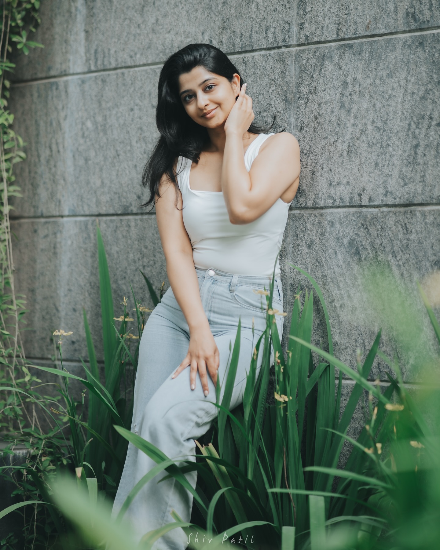 Aishani Shetty Stuns In White Top And Grey Pants: Fresh And Stylish Look