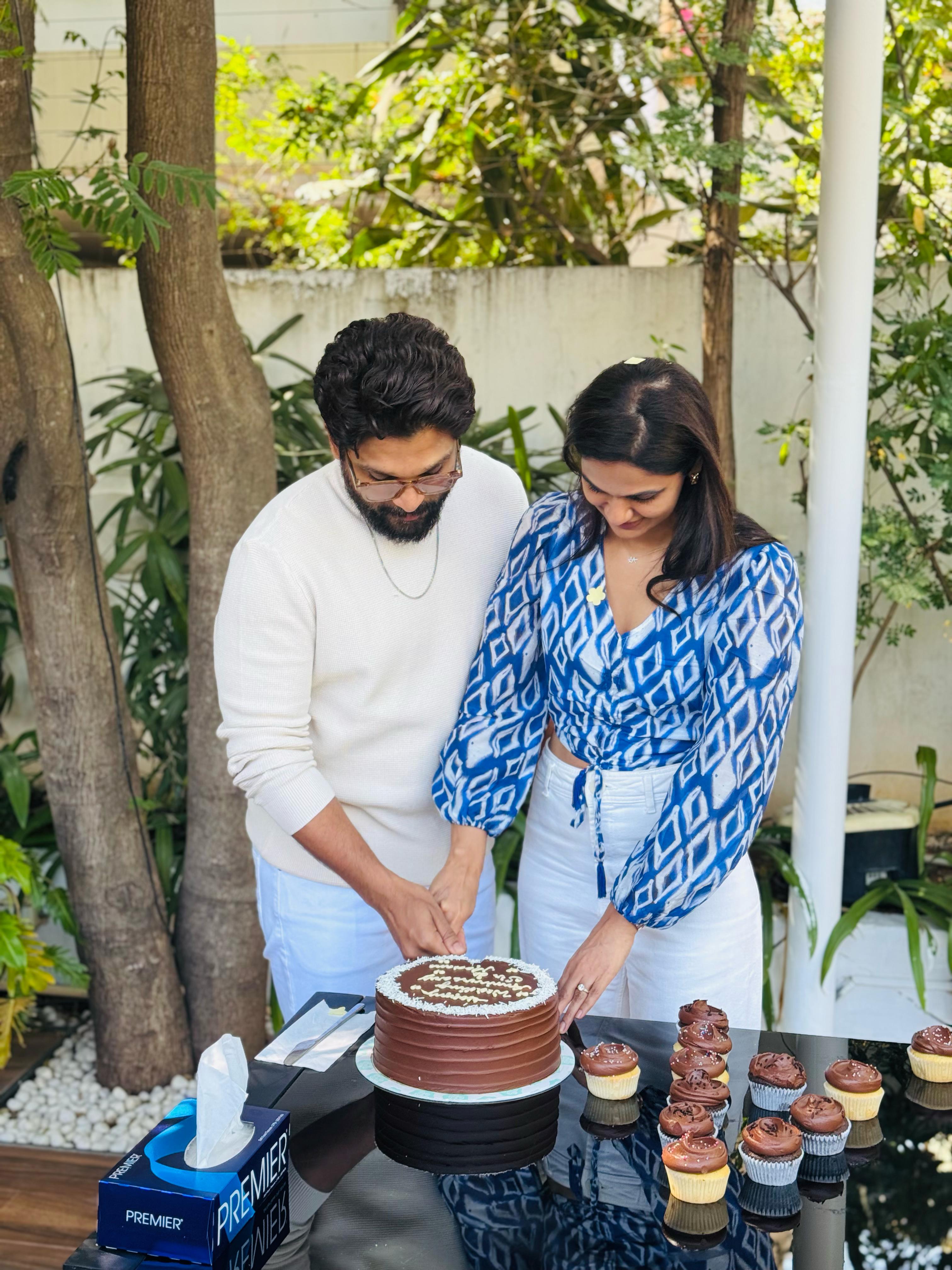 Allu Arjun and Sneha Reddy's Heartwarming 14th Anniversary Celebration