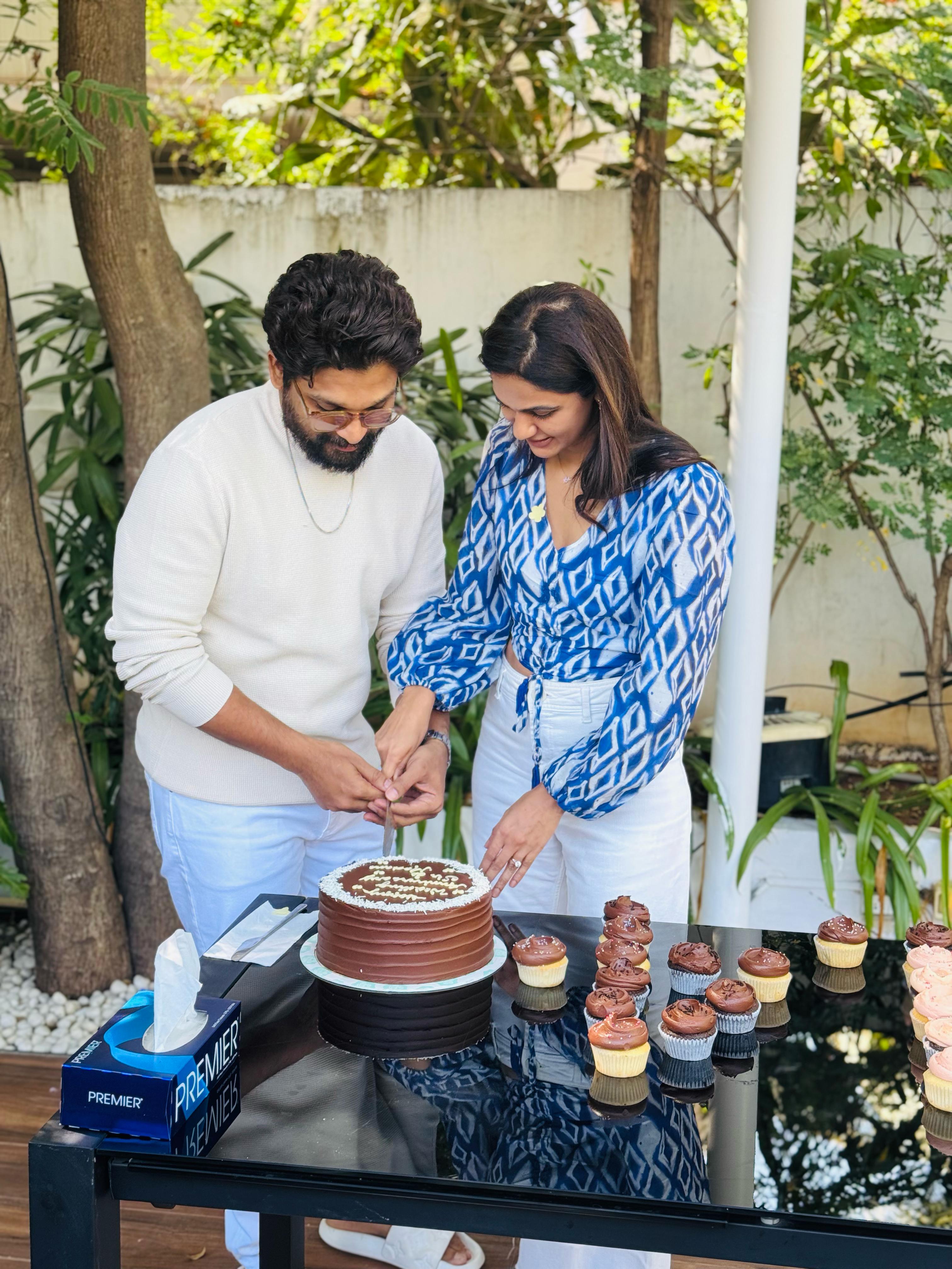 Allu Arjun and Sneha Reddy's Heartwarming 14th Anniversary Celebration