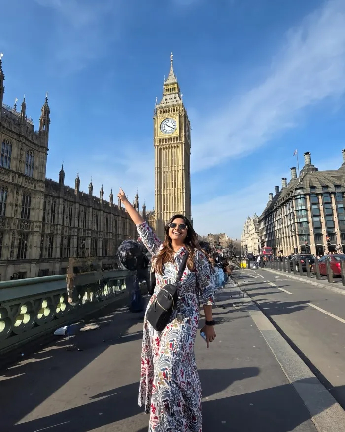 Anchor Anushree enjoys a vacation with friends in london