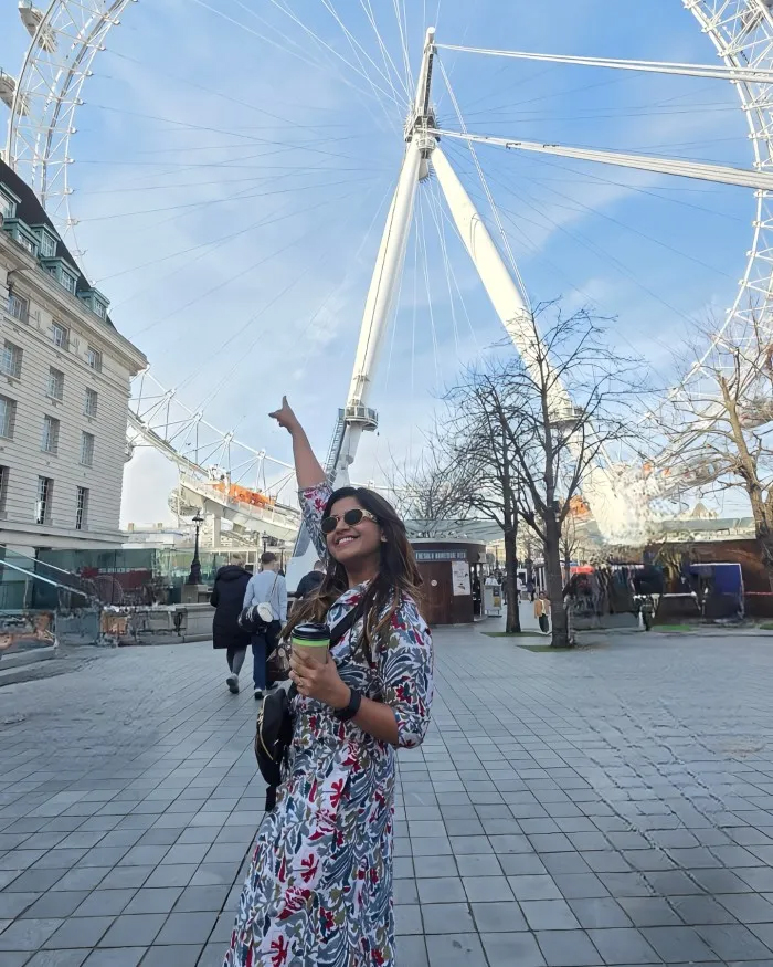 Anchor Anushree enjoys a vacation with friends in london