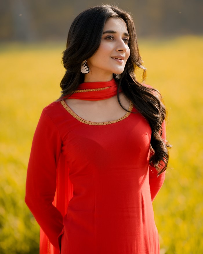 कनिका मान भी टीवी की एक जानी-मानी अभिनेत्री है और कई सारे शोज में भी नजर आ चुकी है