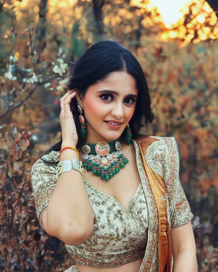 गुम है किसी के प्यार में सीरियल में आयशा सिंह को देखा गया था। उनका भी नाम नागिन 7 के लिए सामने आया था और बाद में एक्ट्रेस ने इस शो के लिए बिल्कुल भी दिलचस्पी जाहिर नहीं की। अब उनको मन्नत में देखा जा रहा है।