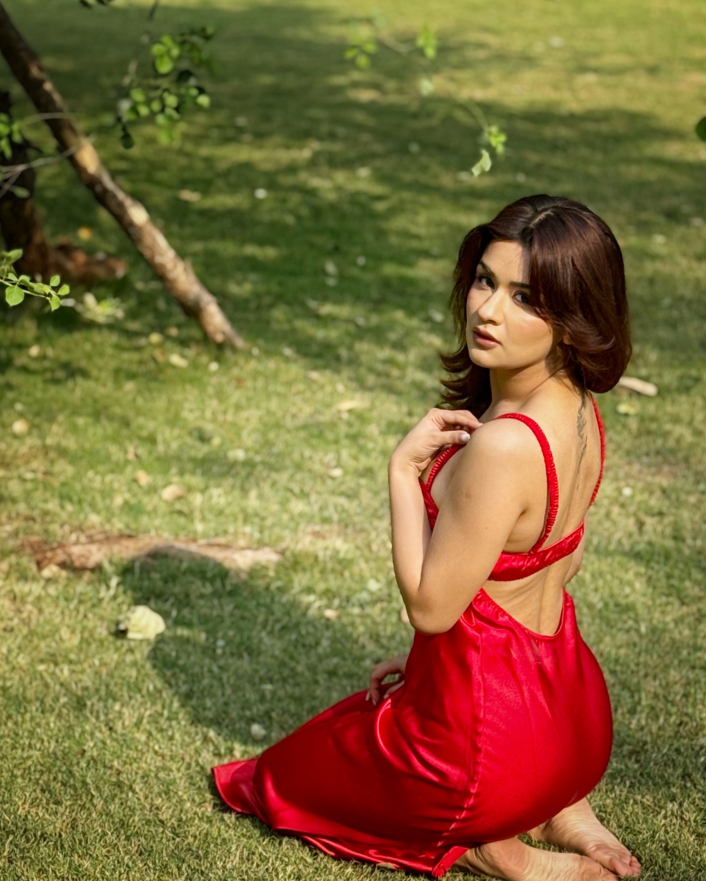 Avneet Kaur Turns Up The Heat In Fiery Red Glam; SEE PICS