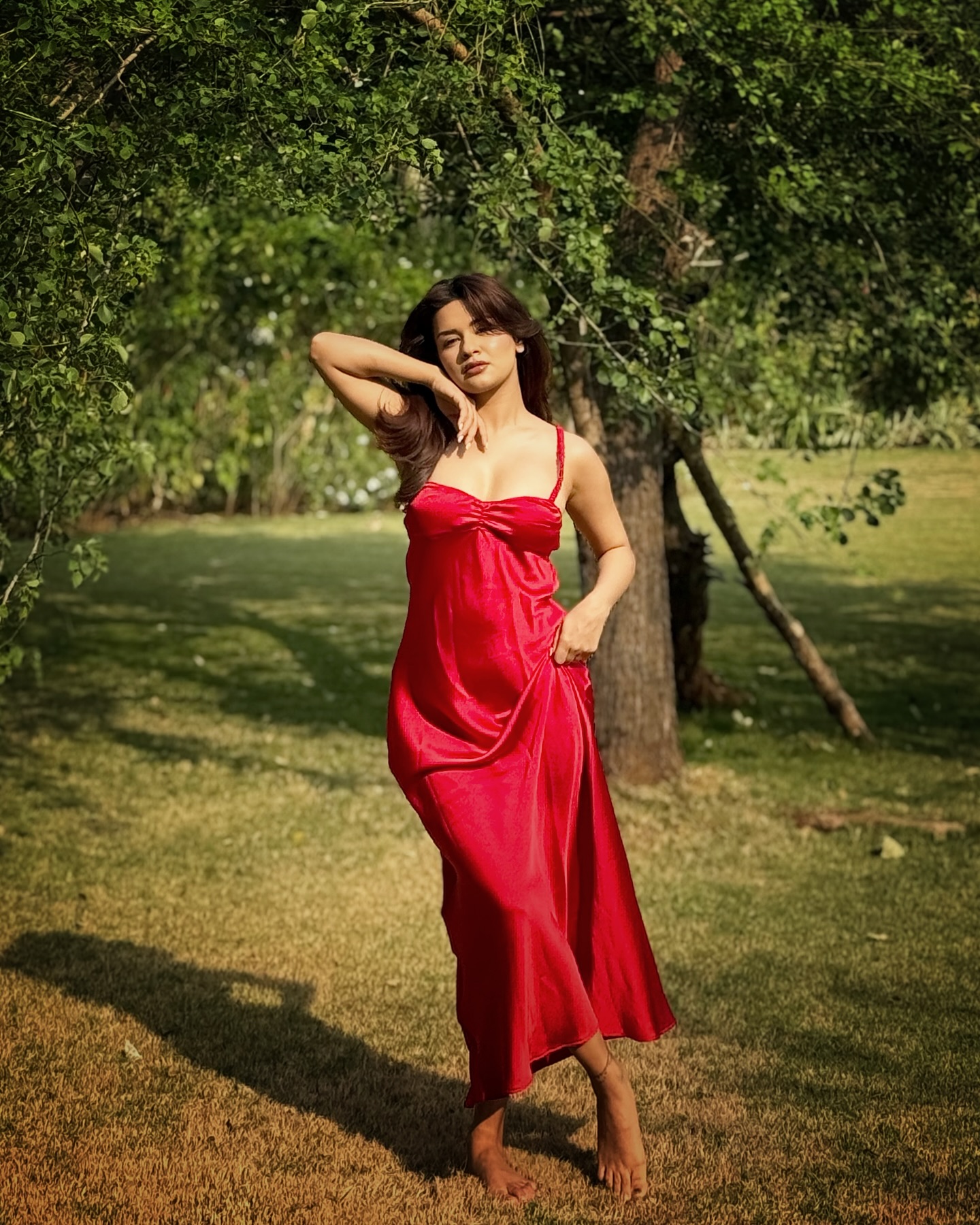 Avneet Kaur Turns Up The Heat In Fiery Red Glam; SEE PICS