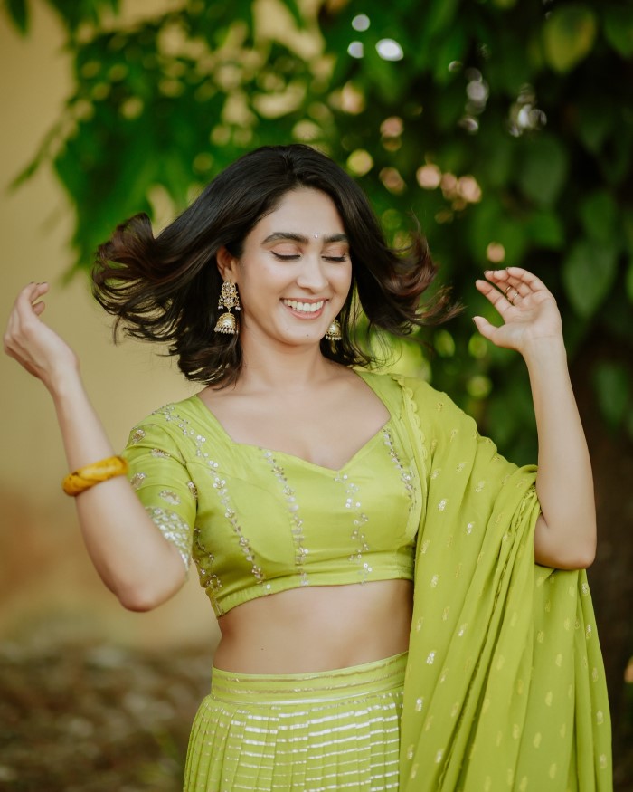 Deepti Sati's Stunning Photoshoot In Green Saree Amidst Nature