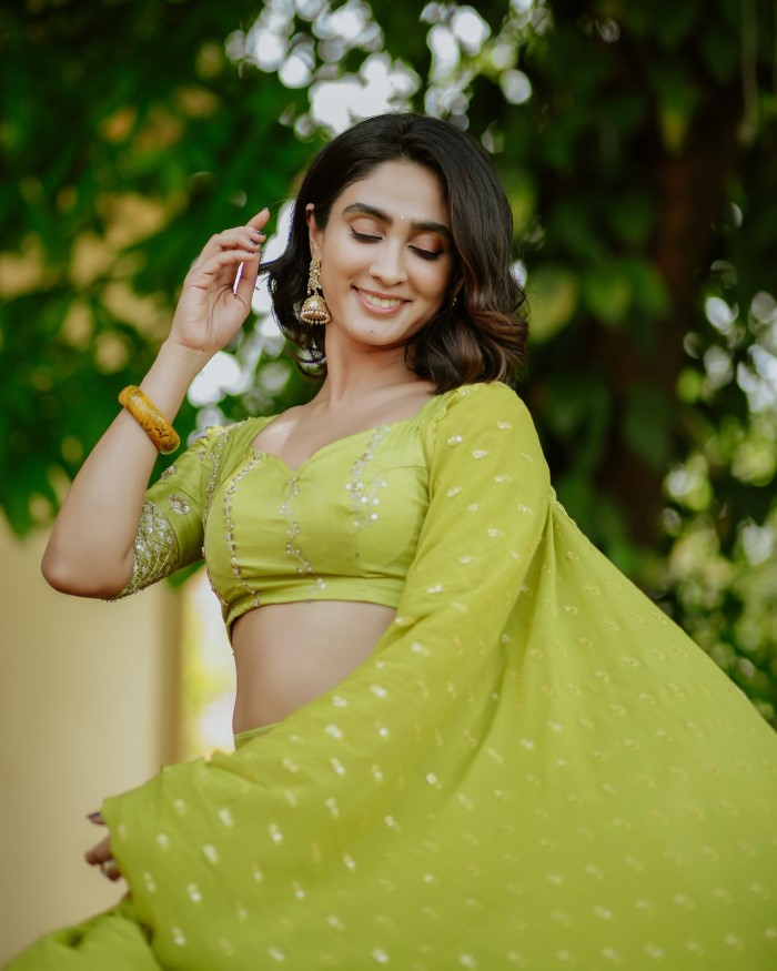 Deepti Sati's Stunning Photoshoot In Green Saree Amidst Nature