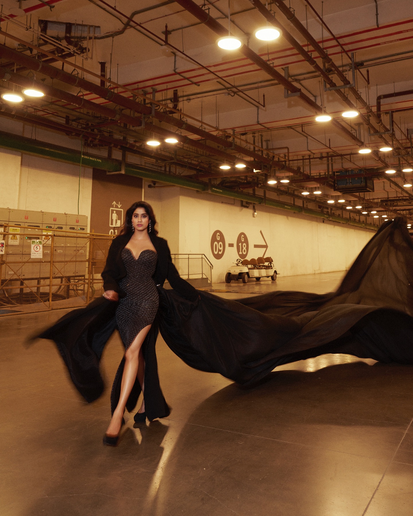 Janhvi Kapoor's Stunning Photoshoot At Lakmé Fashion Week 2025