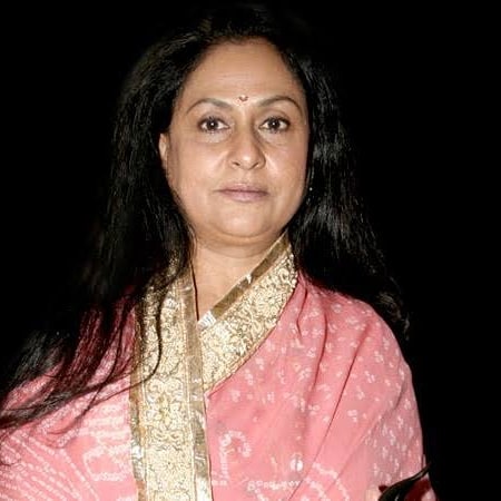 जया बच्चन भी बॉलीवुड की एक दिग्गज एक्ट्रेस है और आपको बता दें की शोले की फिल्म की शूटिंग उन्होंने प्रेगनेंसी में की थी
