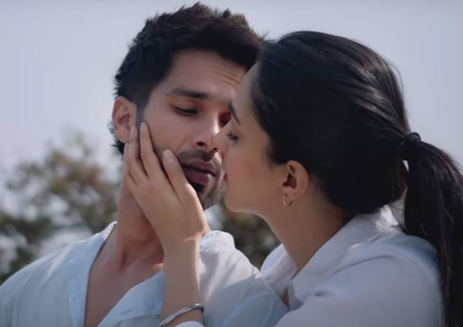 Criticism of Kabir Singh’s Themes Following the release of Kabir Singh, Kiara received backlash not only for her role but also for her defense of the film’s controversial themes.