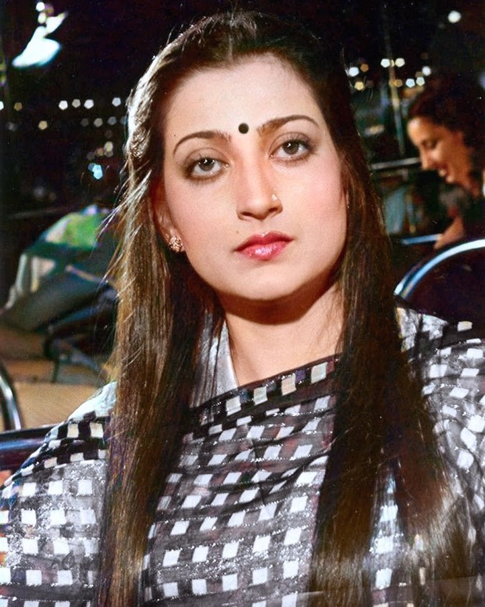 नीता मेहता जो की 70 और 80 के दशक के टॉप एक्ट्रेस मानी जाती थी। उन्होंने परिवार से बगावत कर इंडस्ट्री में कदम रखा और बाद में ग्लैमर की दुनिया से पूरी तरीके से दूरी बना ली