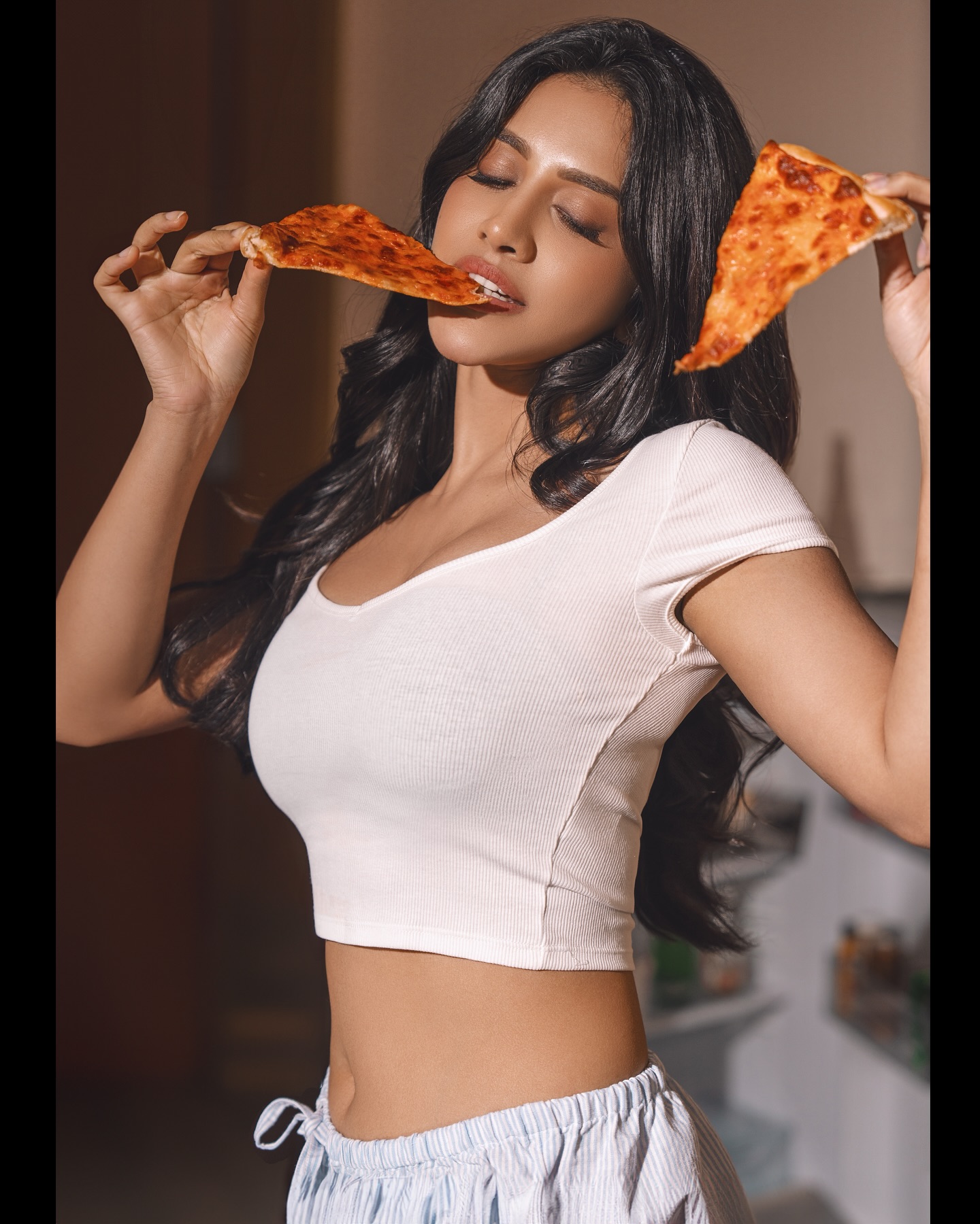 Nabha Natesh's new photoshoot while eating pizza goes viral