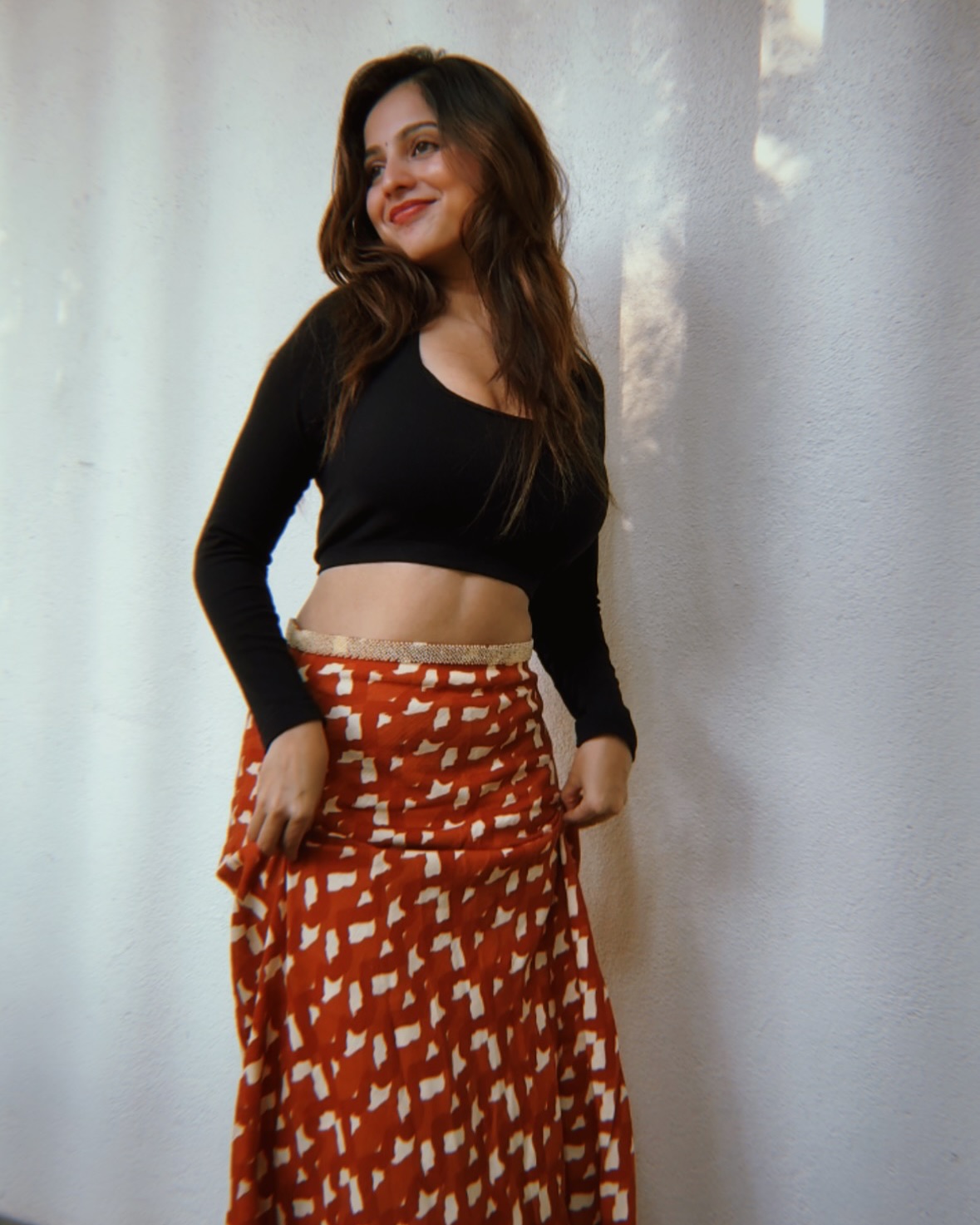 Pics: Actress Niveditha gowda stns In Short top And Long Skirt