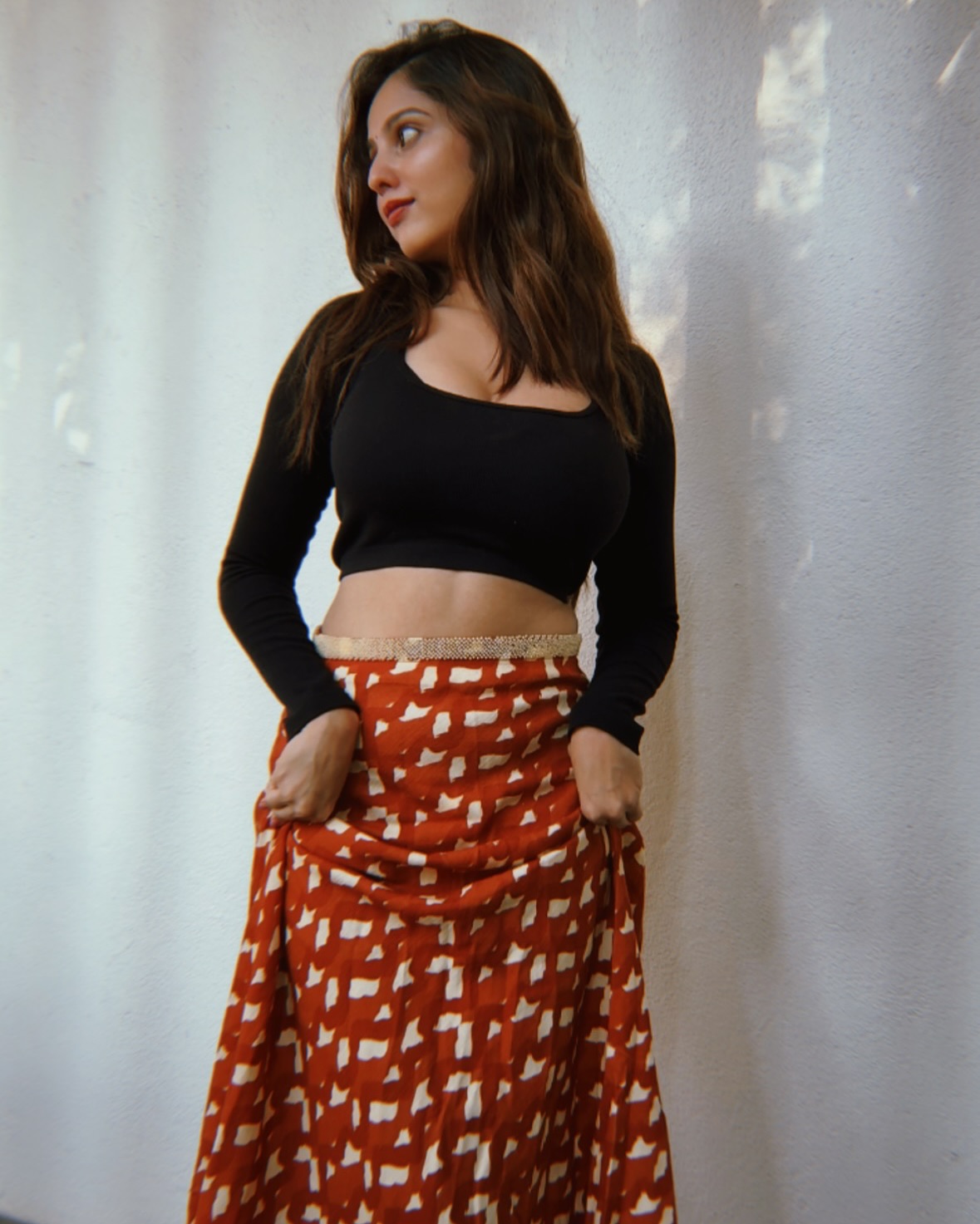 Pics: Actress Niveditha gowda stns In Short top And Long Skirt