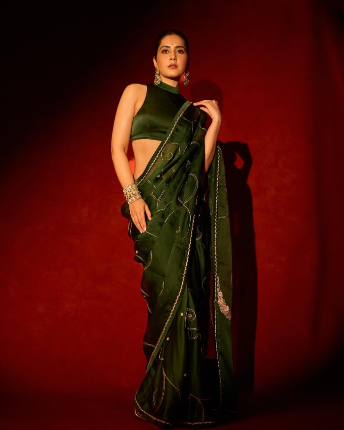 Raashi Khanna Latest Photoshoot: Stunning Fashion & Gorgeous Looks Revealed