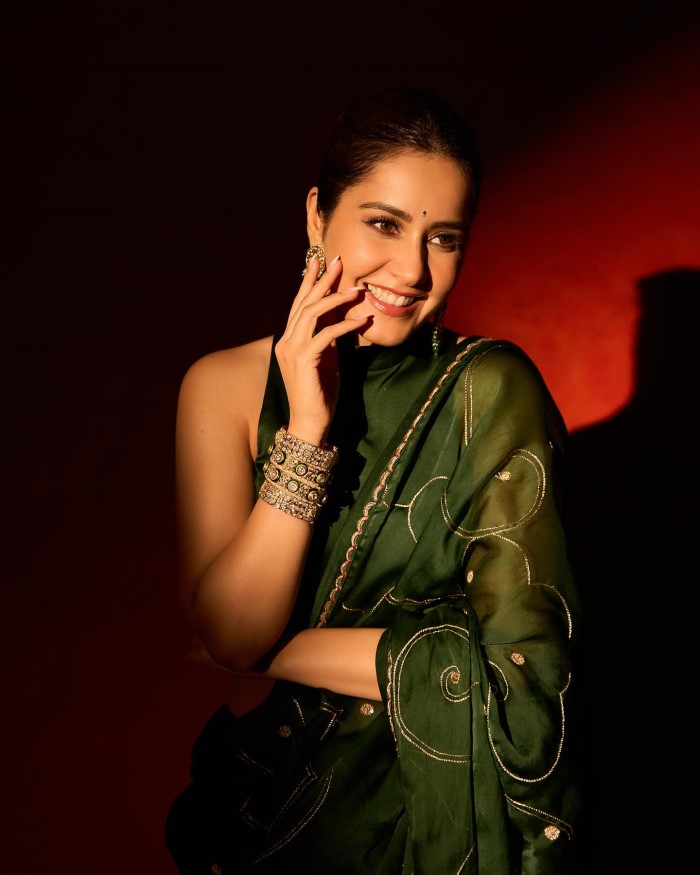 Raashi Khanna Latest Photoshoot: Stunning Fashion & Gorgeous Looks Revealed