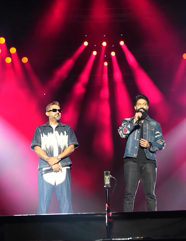 Rocking Star Yash Visits Yo Yo Honey Singh Concert In Bangalore