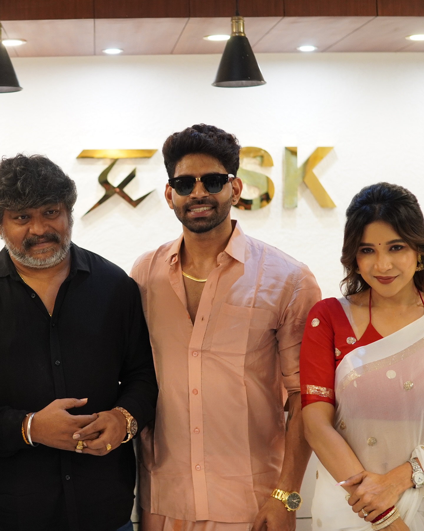 Sakshi Agarwal Celebrates 30 Days Of Fire Movie With Stunning Photoshoot