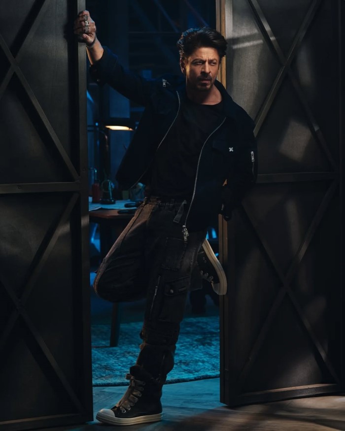 Shah Rukh Khan Moves To Luxury Pali Hill Apartments, Know All About The New House